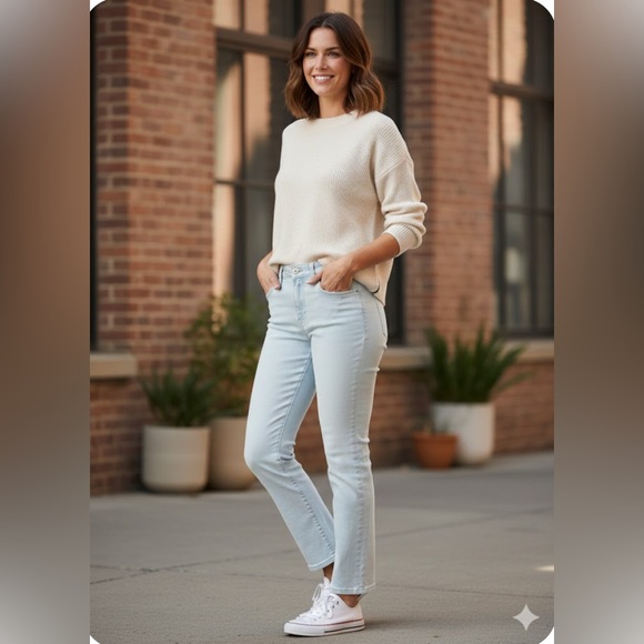 Lee Denim - Lee Legendary Women’s Moon light Mid-rise straight crop Jeans. NWT Sise 16 M